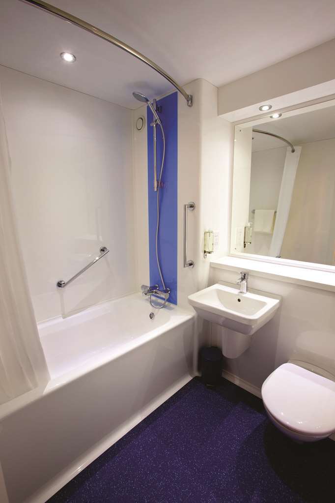 Travelodge Bath Central Δωμάτιο φωτογραφία